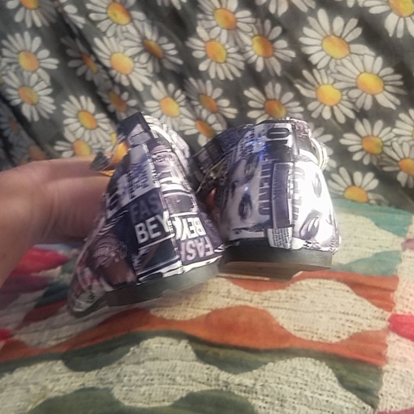 Ladies Epic Steps Flats Fashion Design Size 8 - Picture 6 of 7